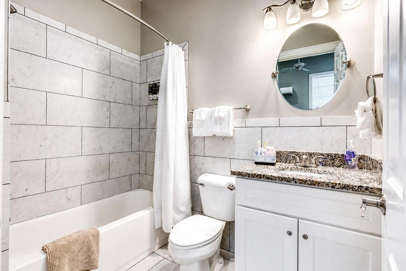 Apartment Bright & Cozy Church Conversion 1br *
