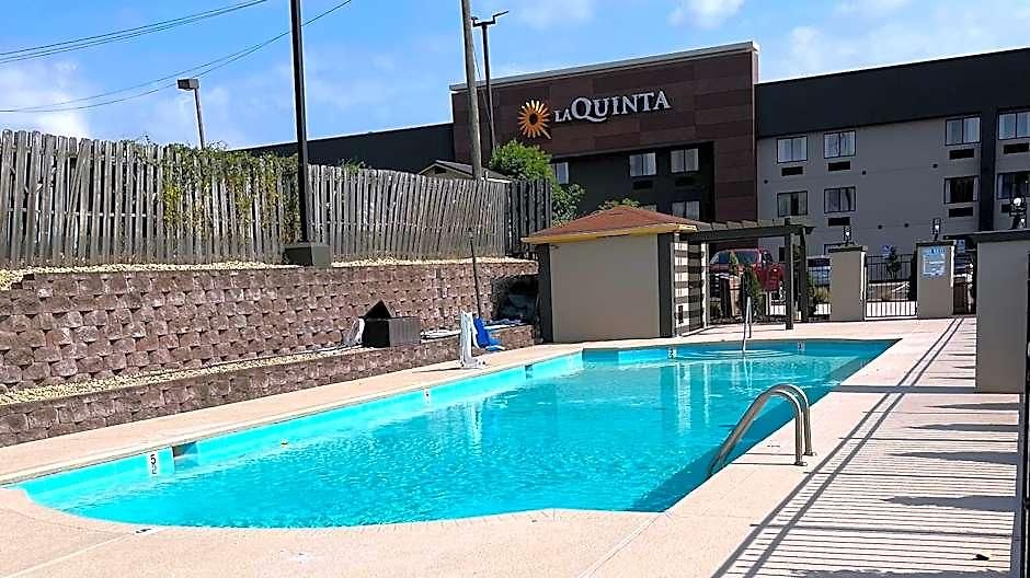 La Quinta By Wyndham Airport 3*