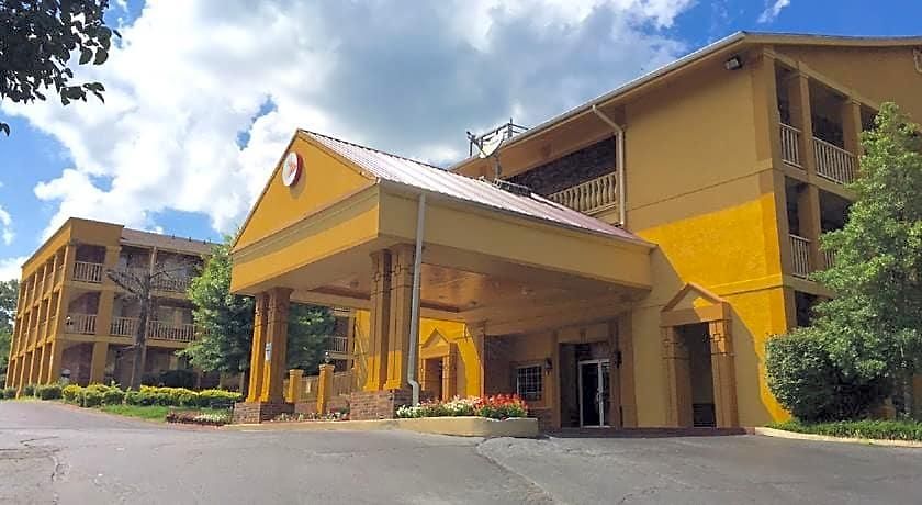 Red Lion & Airport Nashville