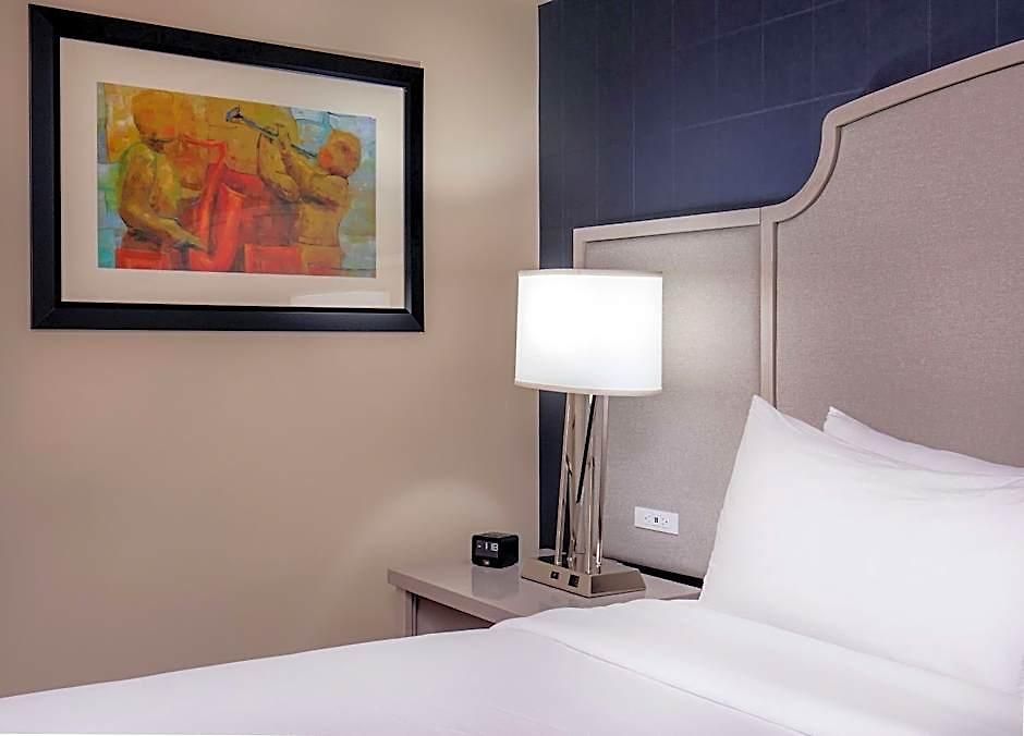 Hotel Doubletree By Hilton Downtown 4*