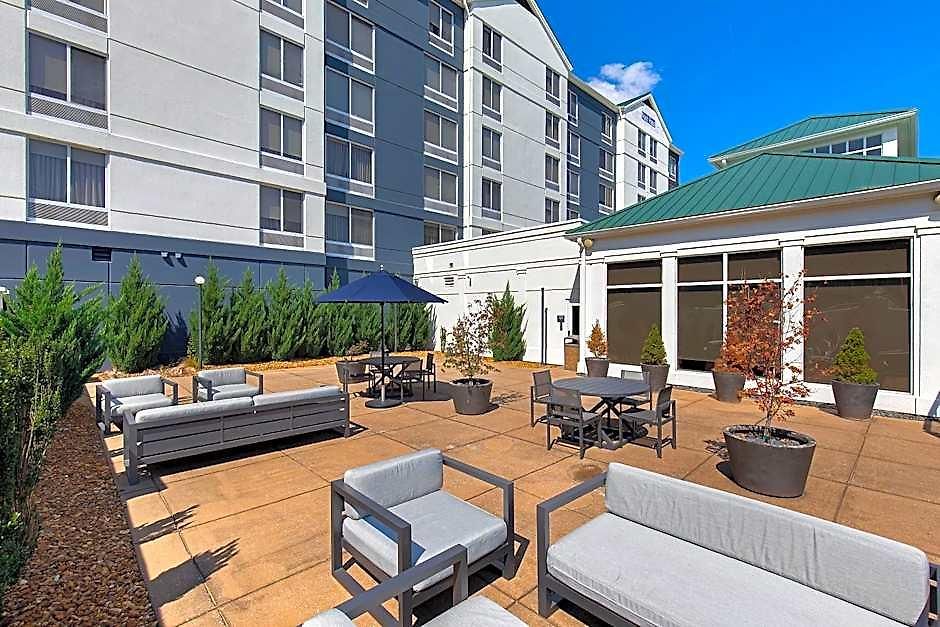 Hilton Garden Airport Hotel