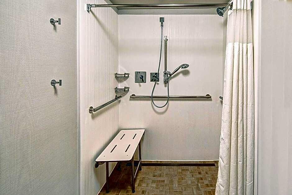 Courtyard By Marriott Vanderbilt West End 3*