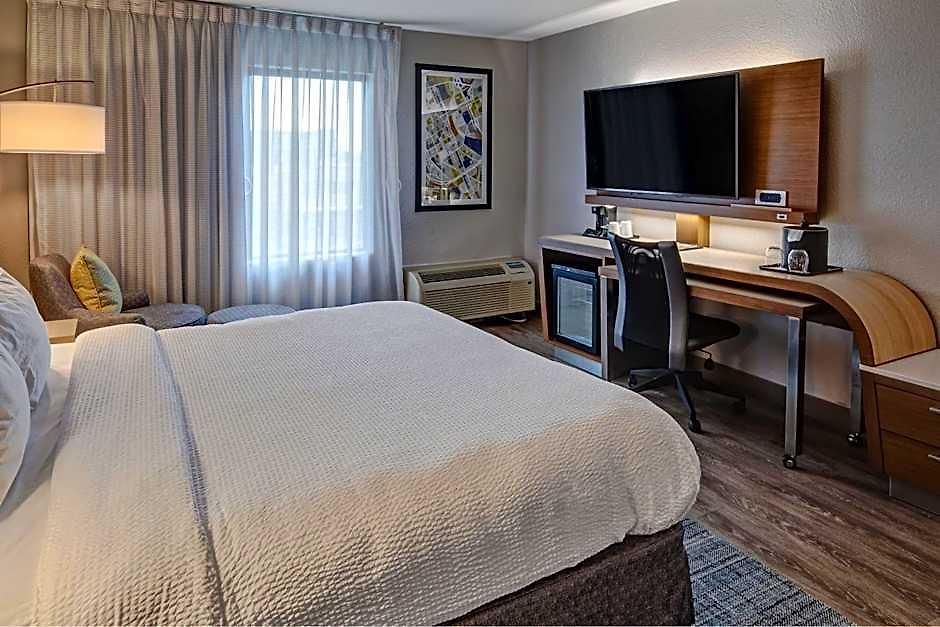 Courtyard By Marriott Vanderbilt West End Hotel 3*