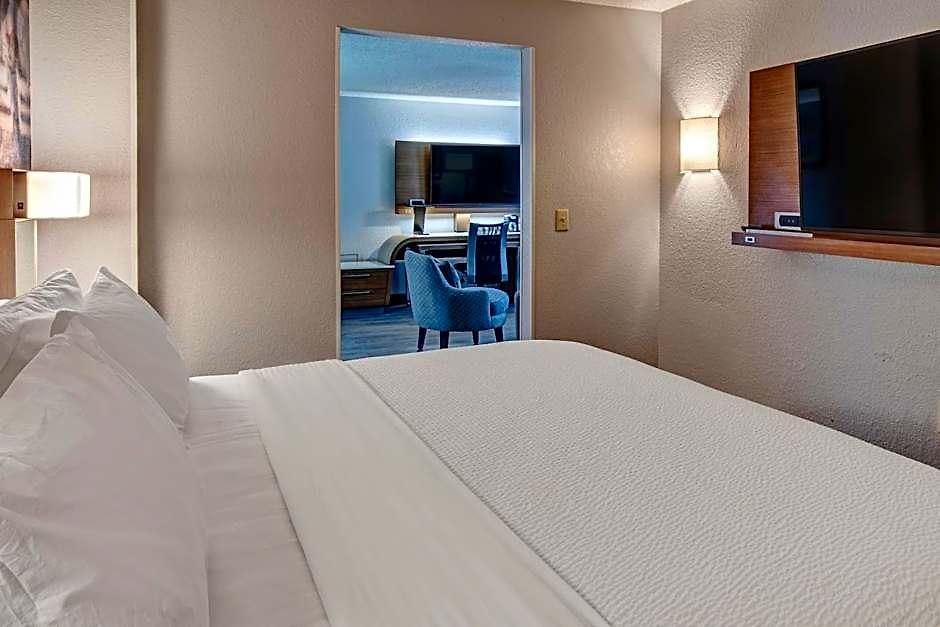 Courtyard By Marriott Vanderbilt West End 3*