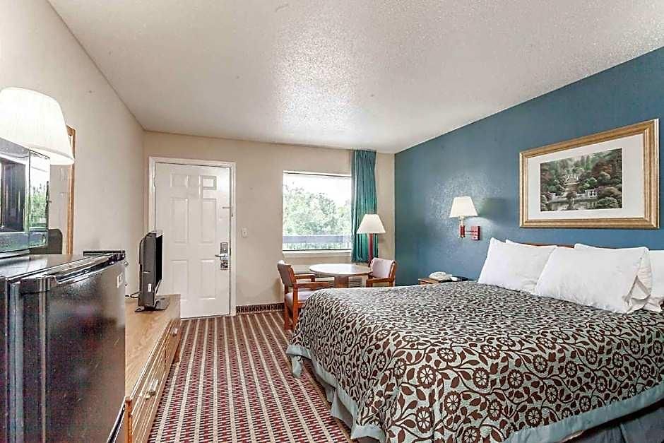 Days By Wyndham N Opryland/grand Ole Opry Motel Nashville