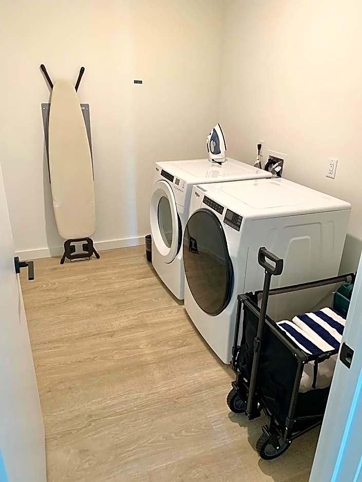 Huge Downtown Corner Unit- Pool-gym-walk 2 Broadway 4*