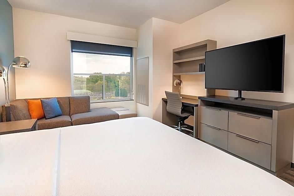 Hyatt House Airport Hotel