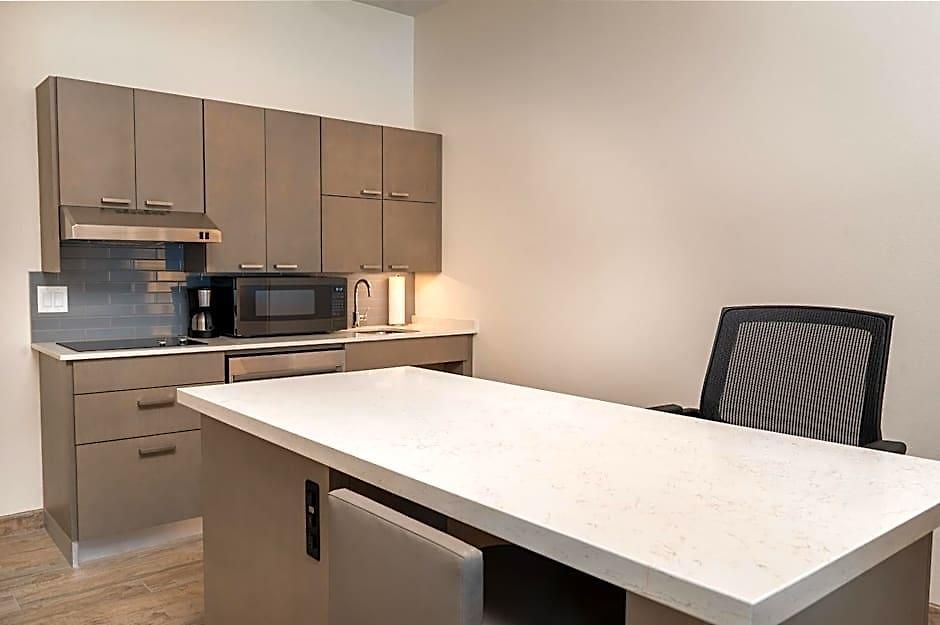 Hyatt House Airport Hotel 3*