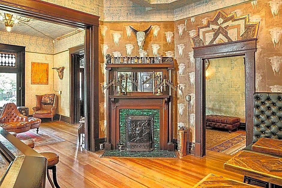 Hotel Urban Cowboy 4*