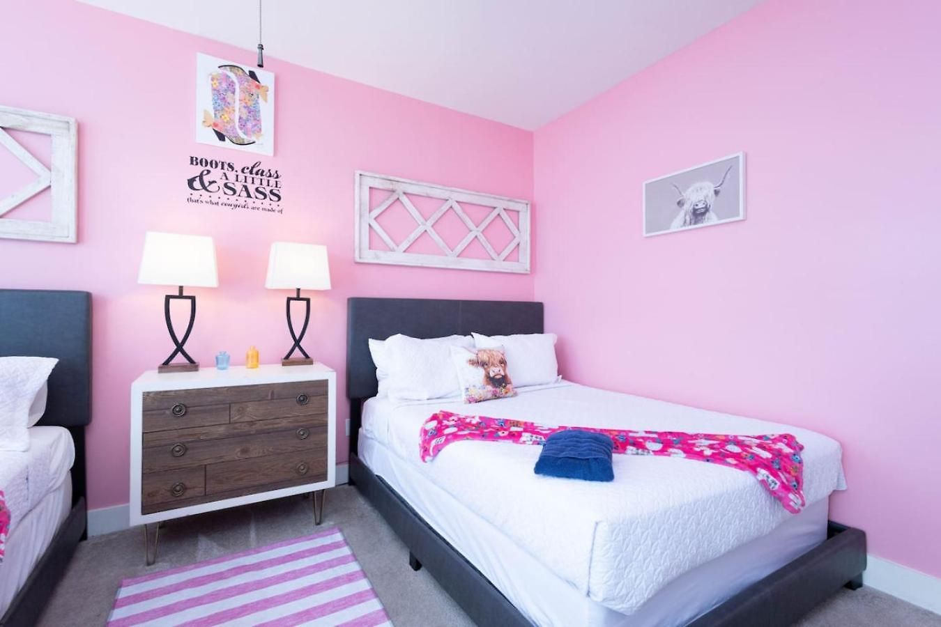 Apartment Lipstick & Boots - Luxury 3-level With Private Garage Near Music Row *