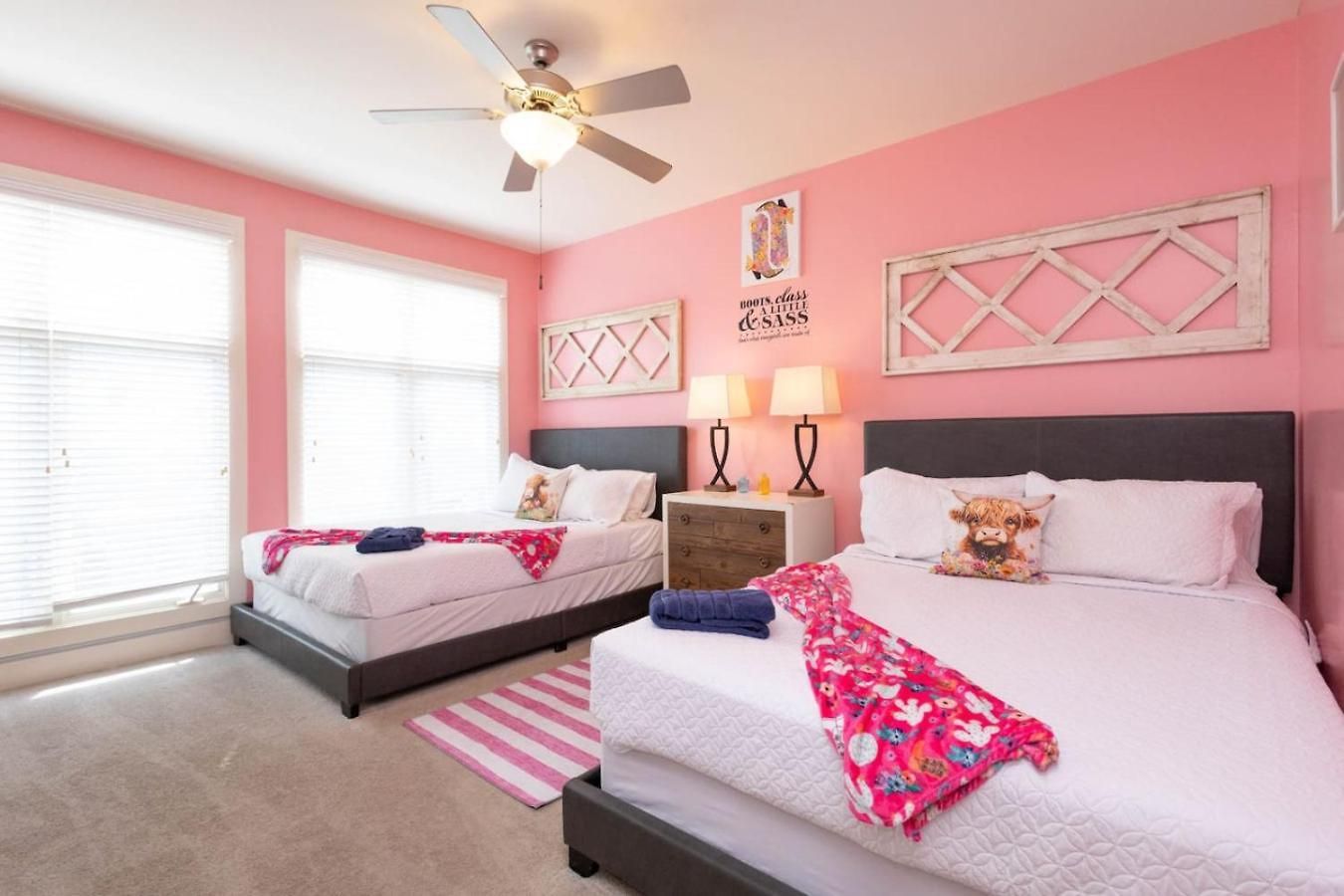 Lipstick & Boots - Luxury 3-level With Private Garage Near Music Row