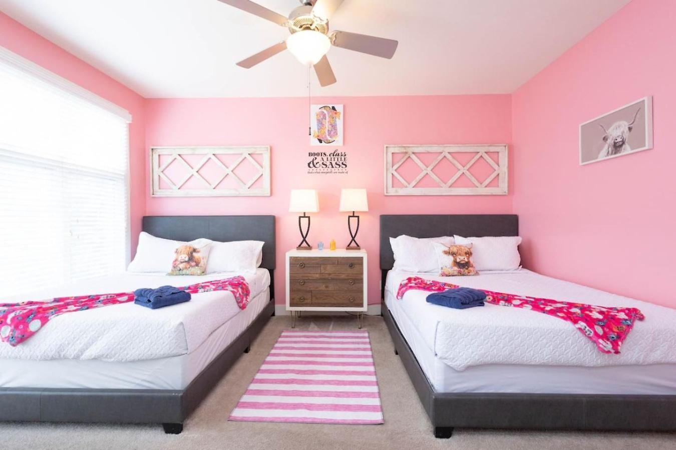 Lipstick & Boots - Luxury 3-level With Private Garage Near Music Row Apartment