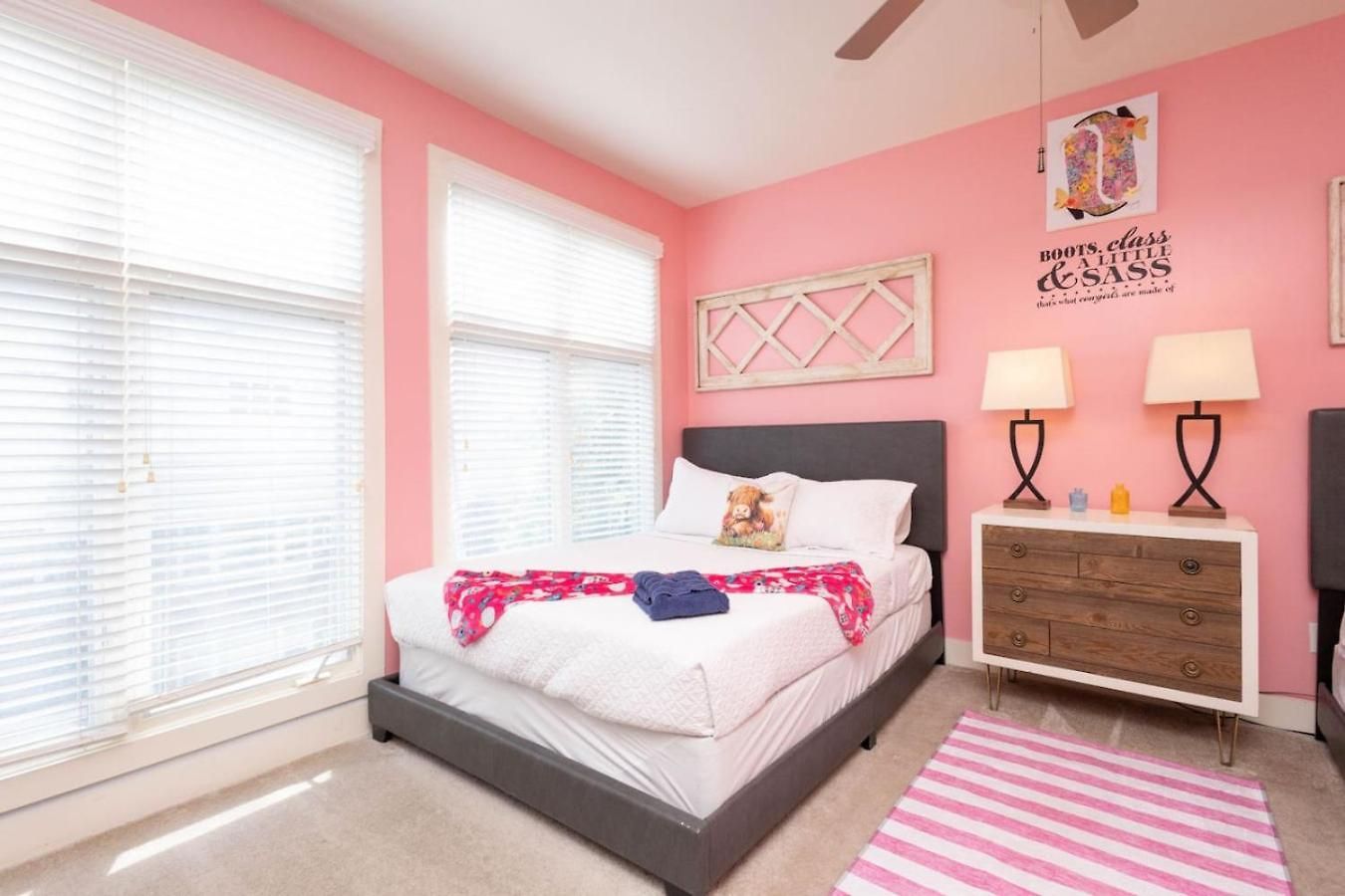 Apartment Lipstick & Boots - Luxury 3-level With Private Garage Near Music Row *