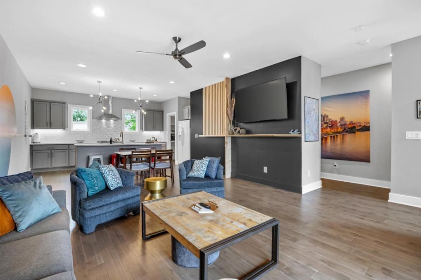 Apartment Rhythm & View - Large 4-bedroom Townhome With Private Garage & Dual Balconies Nashville