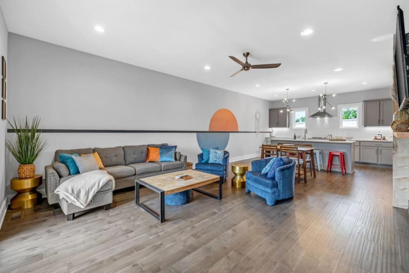 Apartment Rhythm & View - Large 4-bedroom Townhome With Private Garage & Dual Balconies Nashville