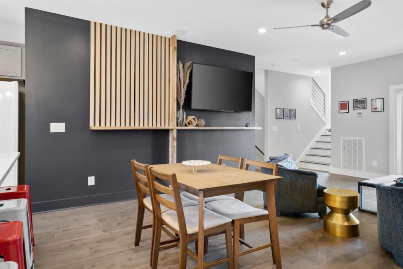 Rhythm & View - Large 4-bedroom Townhome With Private Garage & Dual Balconies Apartment