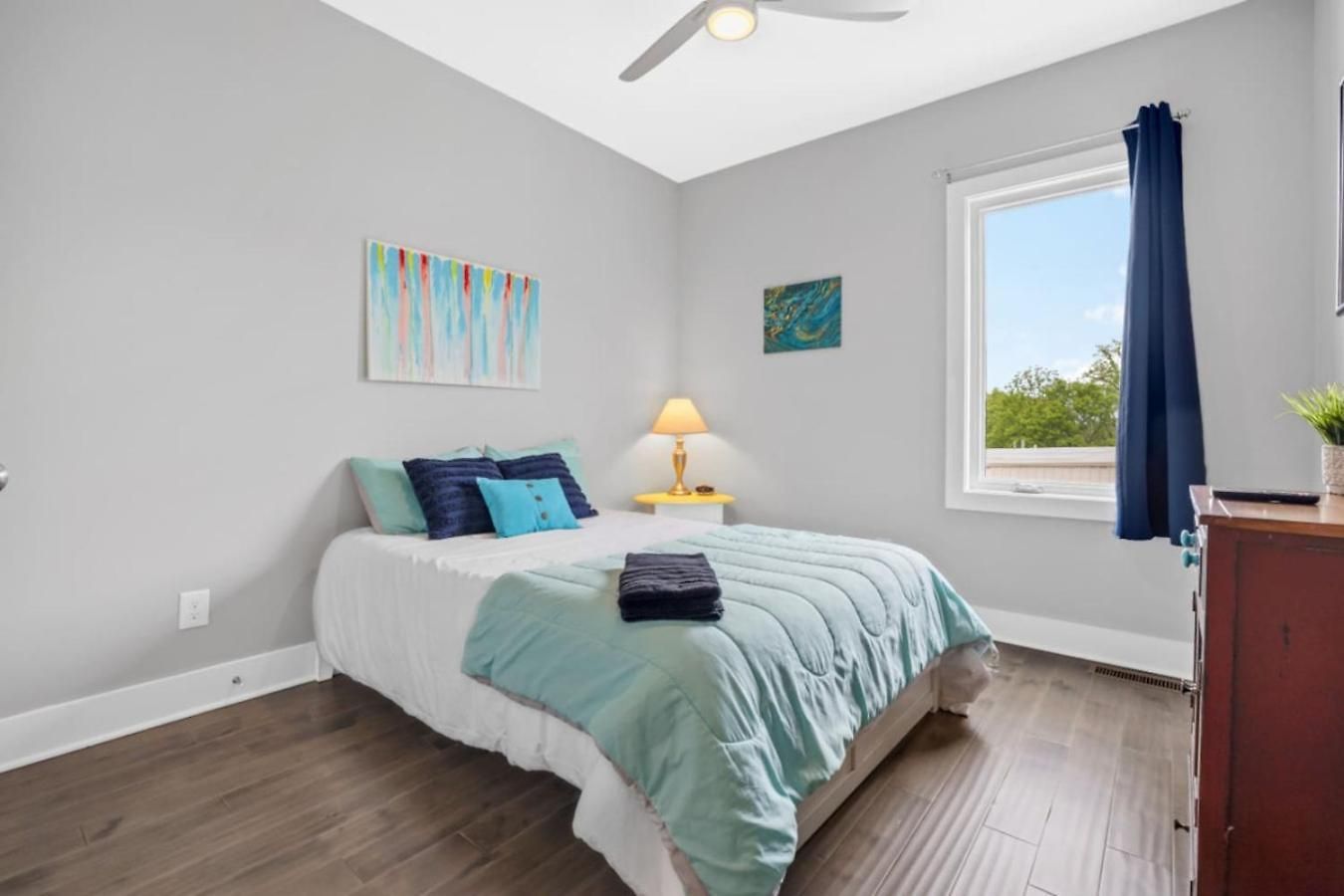 Rhythm & View - Large 4-bedroom Townhome With Private Garage & Dual Balconies