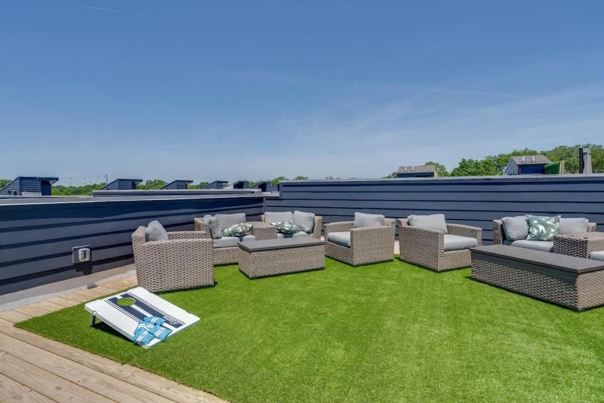 New East Oasis 13beds Roofdeck Free Parking Holiday home *