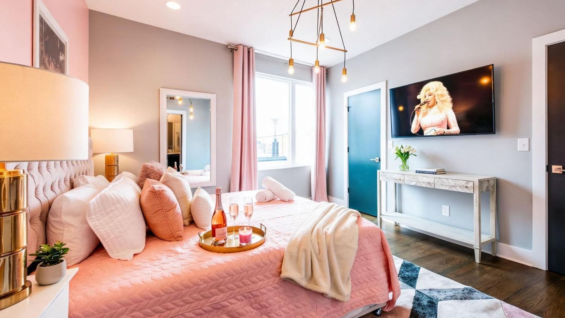 New Dollys Dream 12 Beds Downtown Nash Opry Karaoke Holiday home