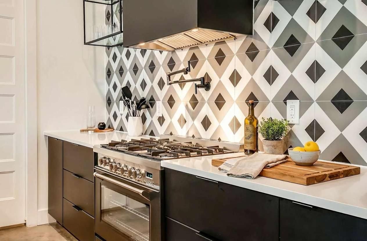Close To The Gulch - Book Today