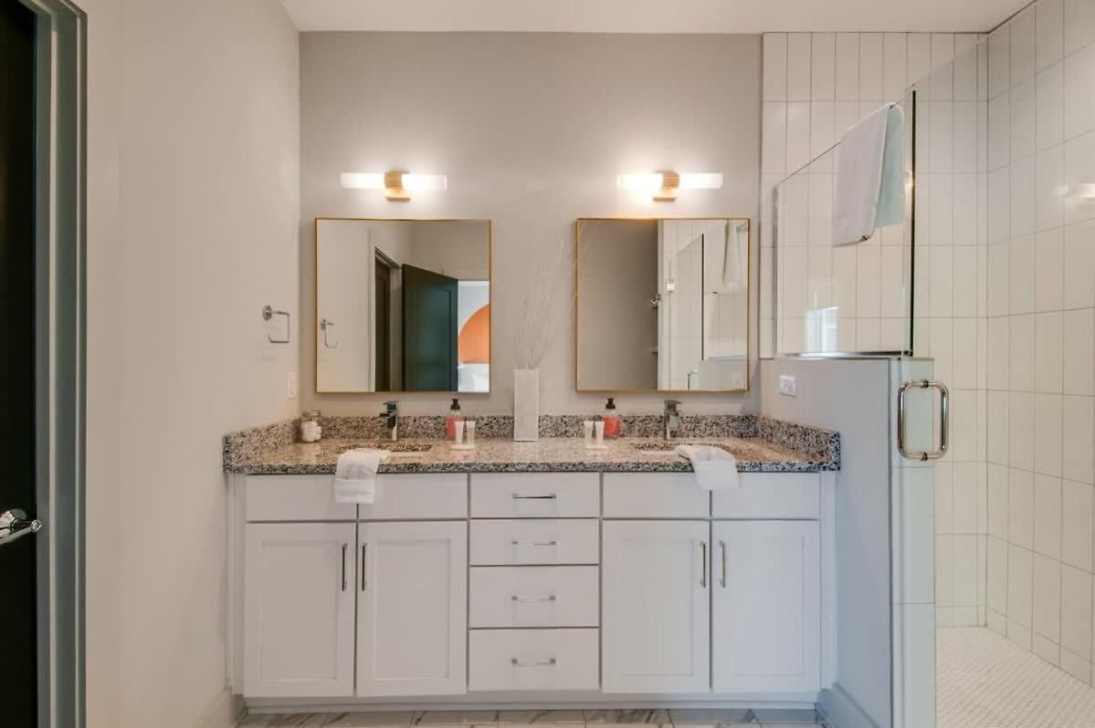 East Nash Double - 26 Beds Fast Holiday home Nashville