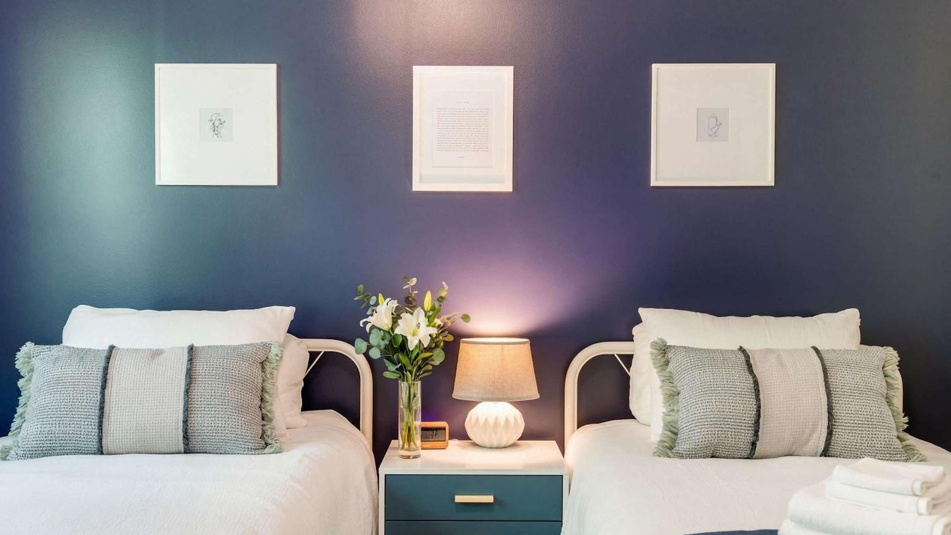 Downtown Luxury - 10 Beds & Free Parking Holiday home
