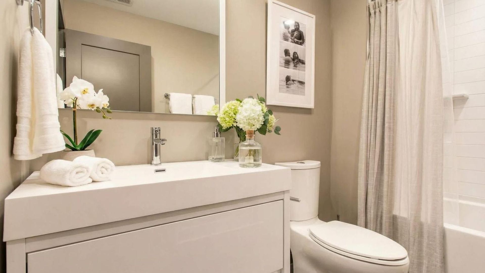 Downtown Luxury - 10 Beds & Free Parking Holiday home *