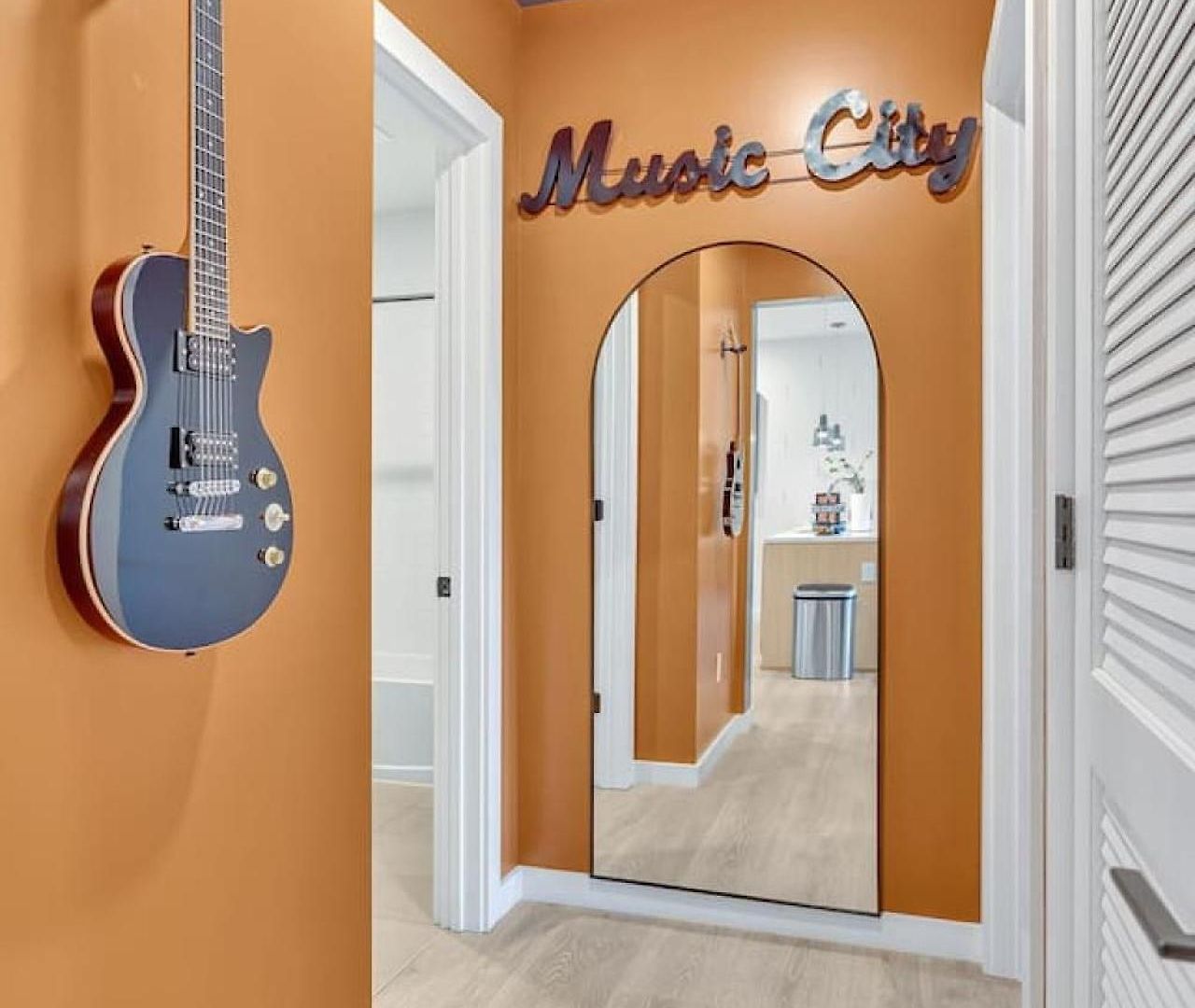 The Stage In Downtown W Pool/gym | Walk To Broadway * Nashville