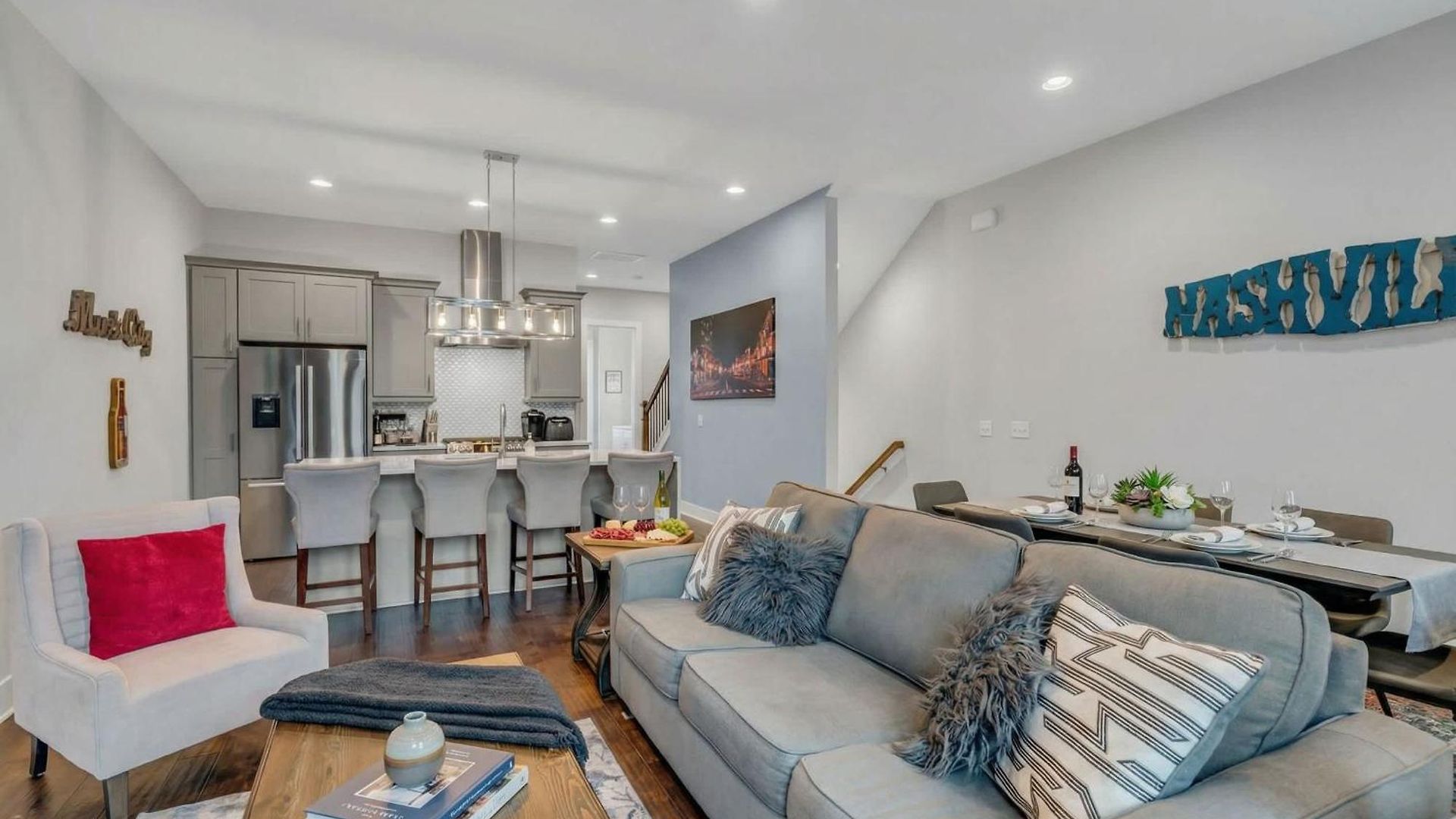 New Luxe 4br 12 Beds - Roofdeck Views - Chefs Kitchen * Nashville