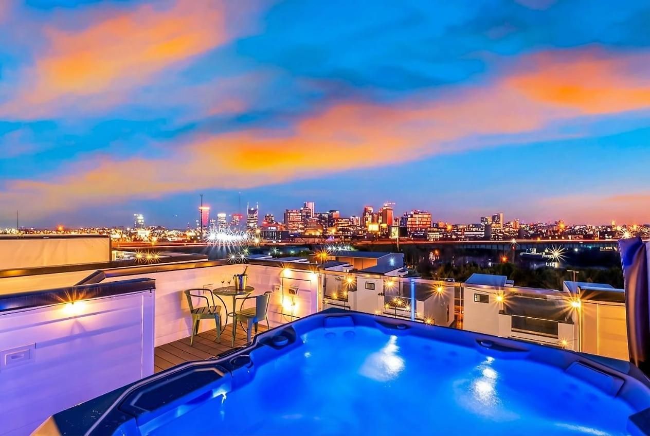 New Nash Eras - Rooftop Decks With Hot Tub - 15 Beds Holiday home *