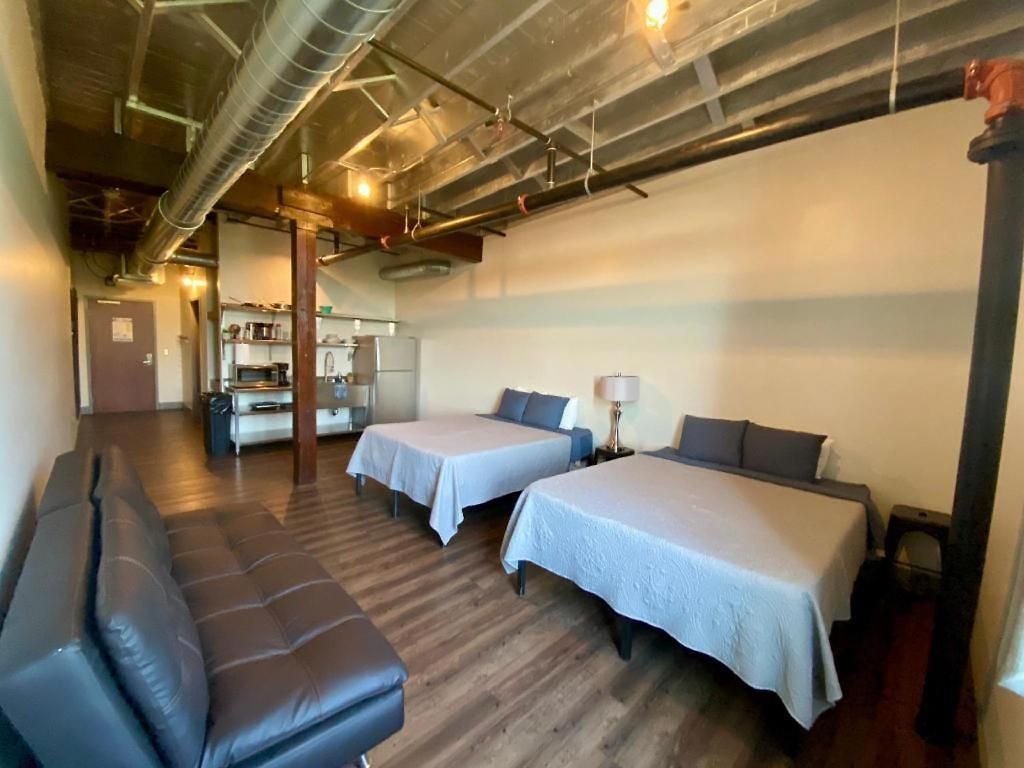 Downtown - Adults Only Hostel *