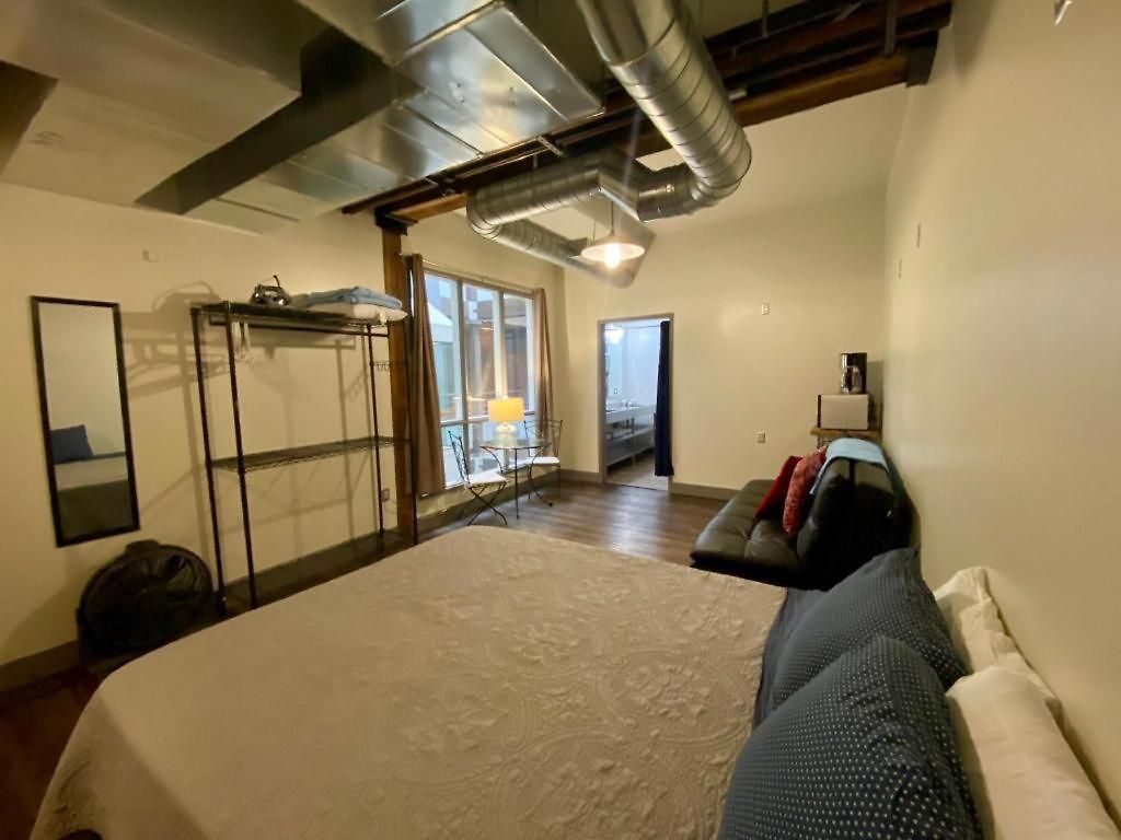 Hostel Downtown - Adults Only *