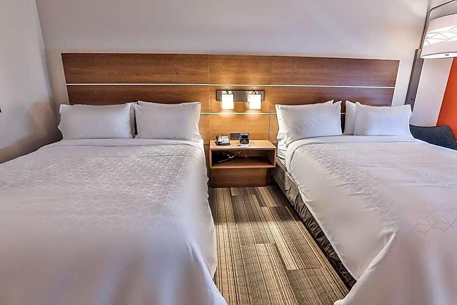 Hotel Express & - Metrocenter Downtown By Ihg