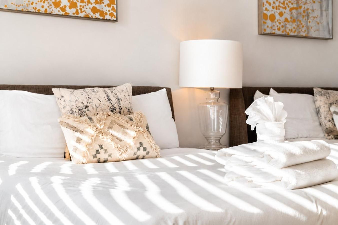 Holiday home 4br Oasis With Rooftop Skyline Views