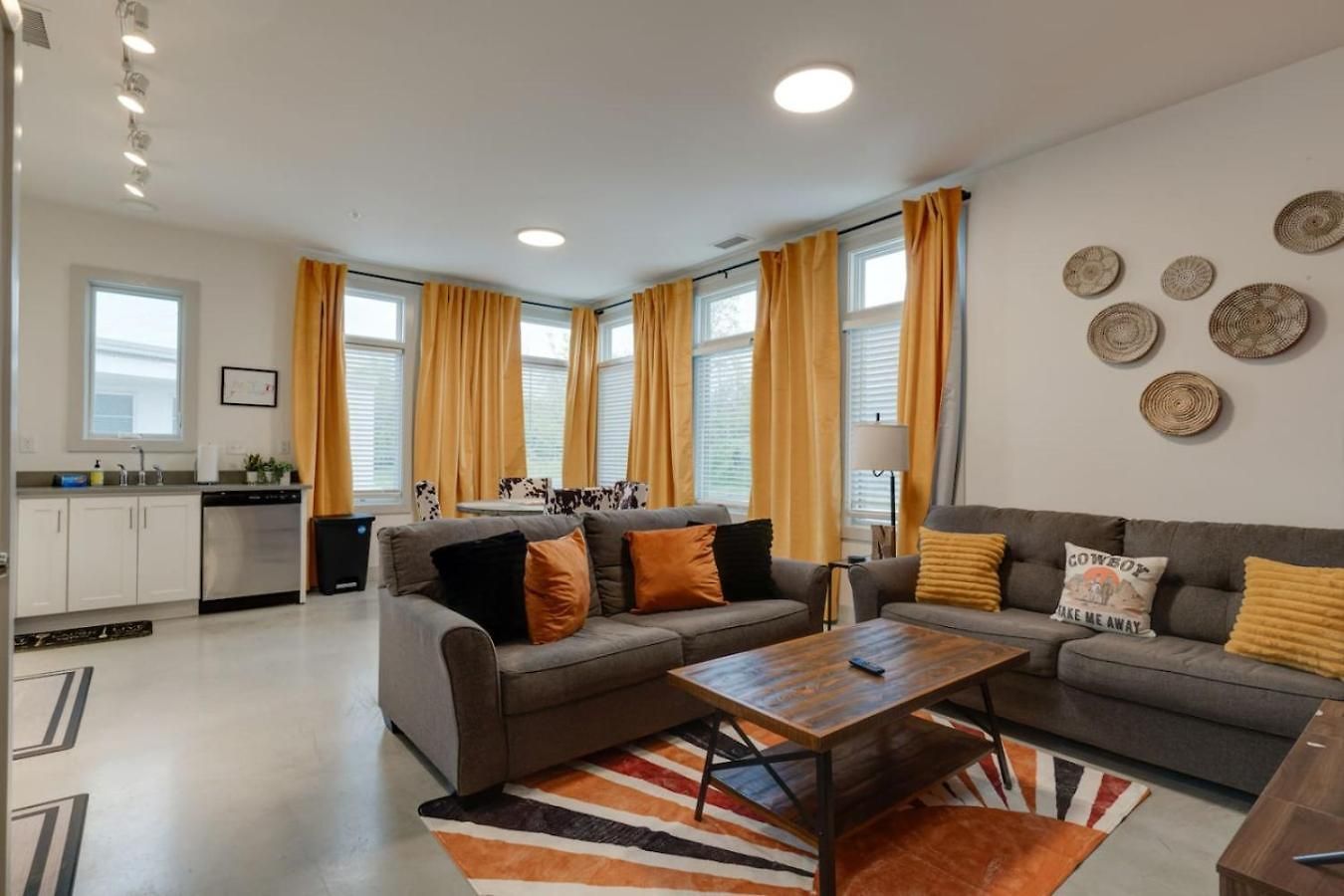 Spacious 2br Retreat, Near The Gulch *