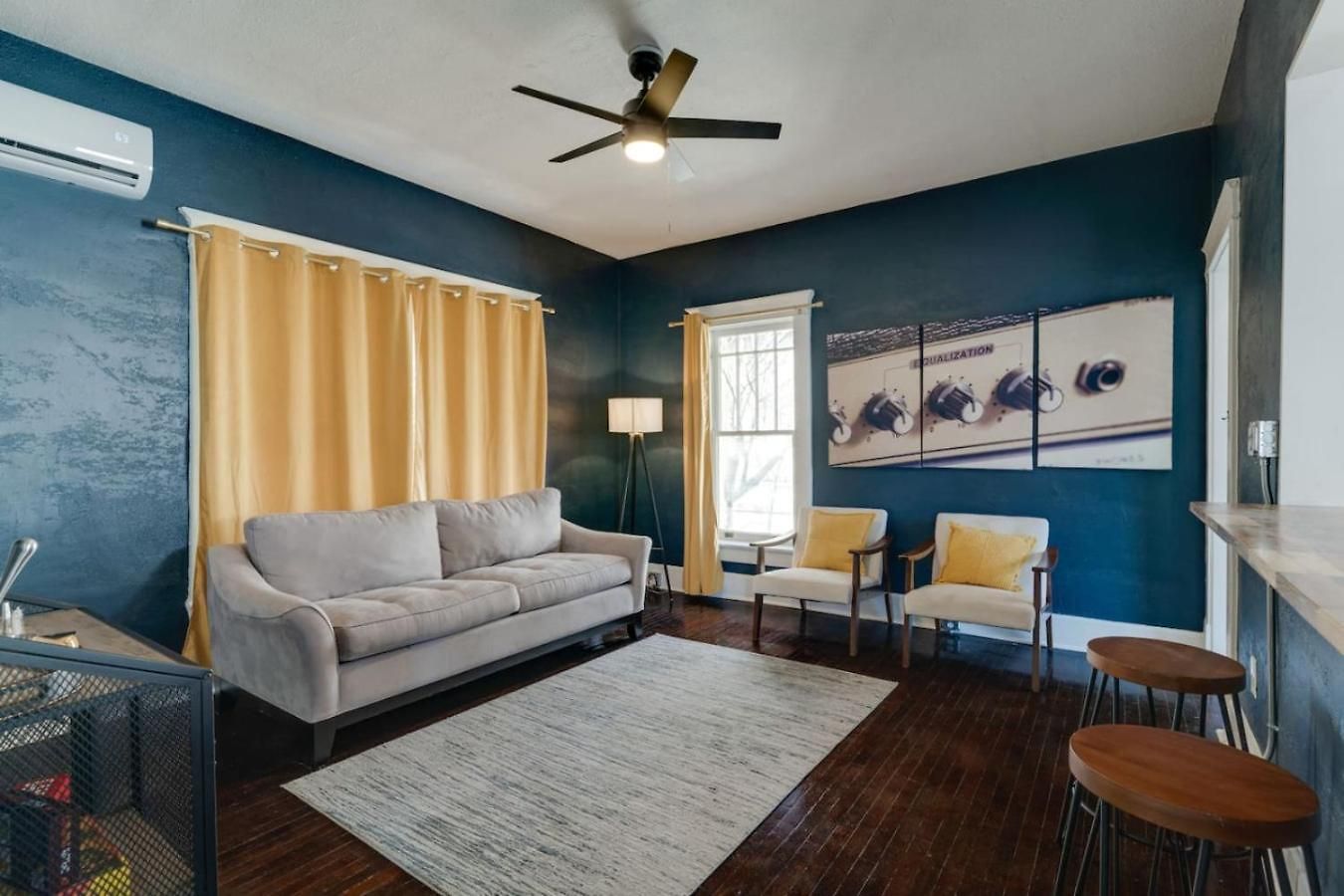 Historic Music Loft Sleeps 8, Near Broadway Apartment