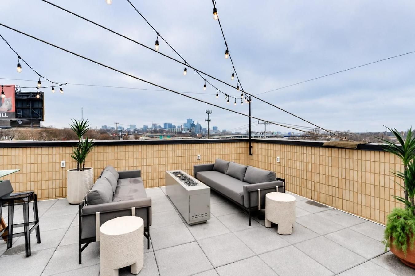 Floor Neo Suite, Walk To Broadway & Views *
