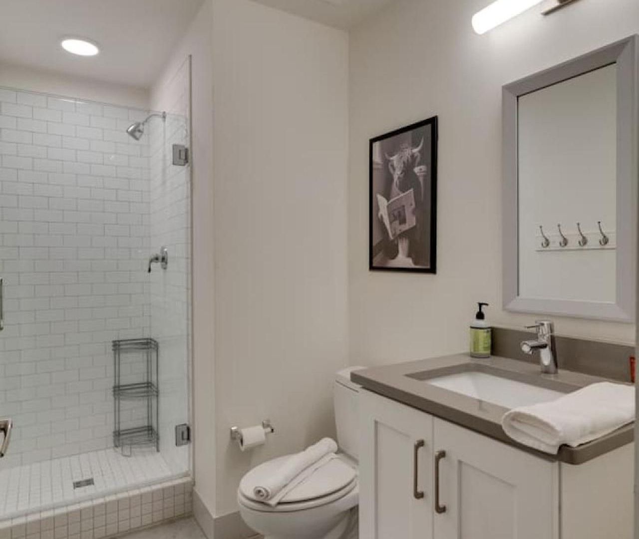 Spacious 2br Retreat, Near The Gulch Apartment *
