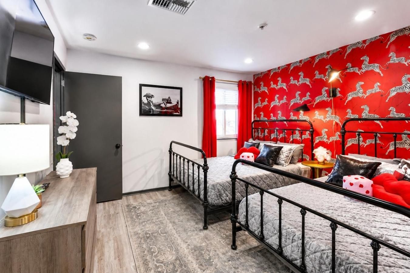 Apartment Chic Retreat, River Views And Vip Vibes *