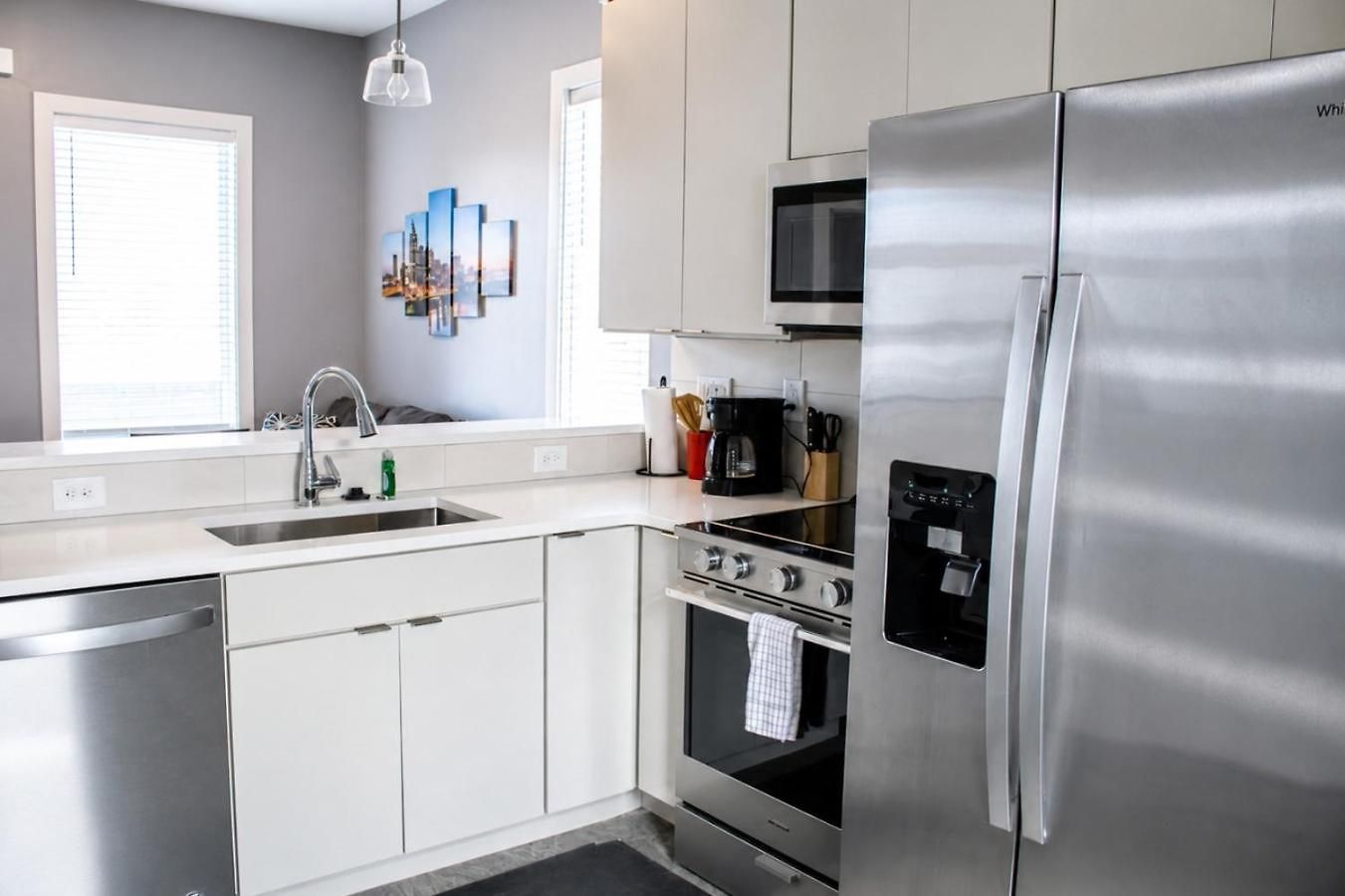 Apartment Music Near Downtown *