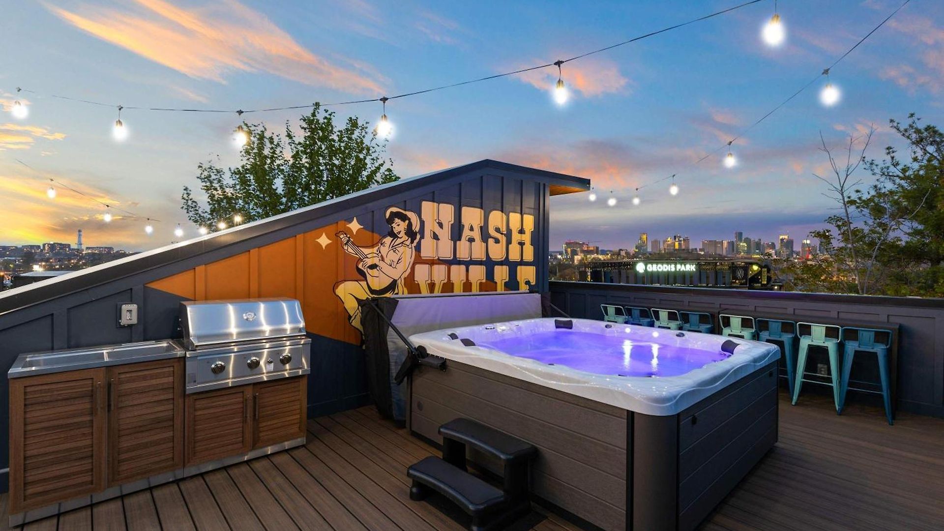 Rooftop Deck Hot Tub Game Downtown Nashville