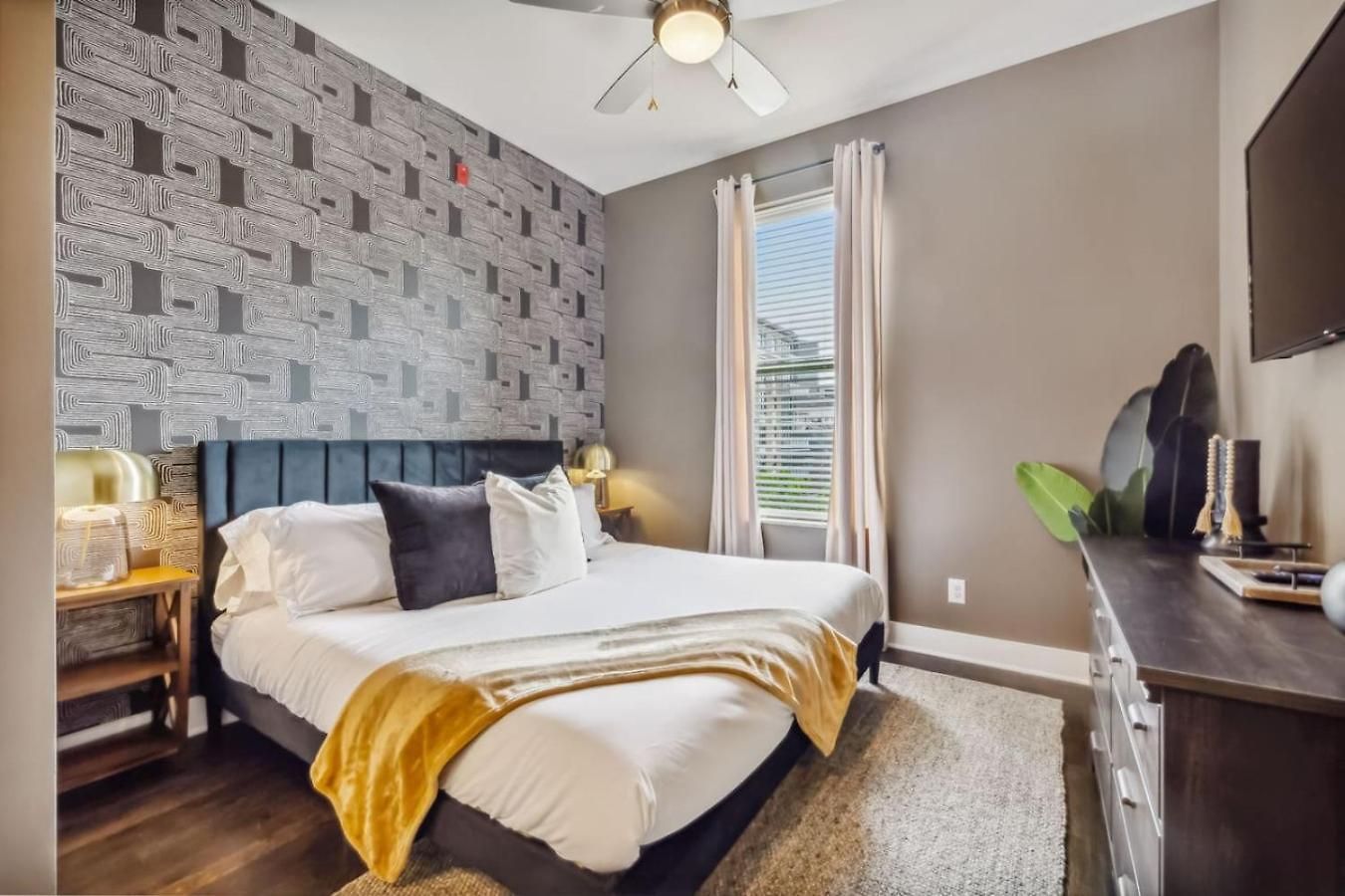 The Tennessee Whiskey In West End-vandy- Uber To Broadway Holiday home *