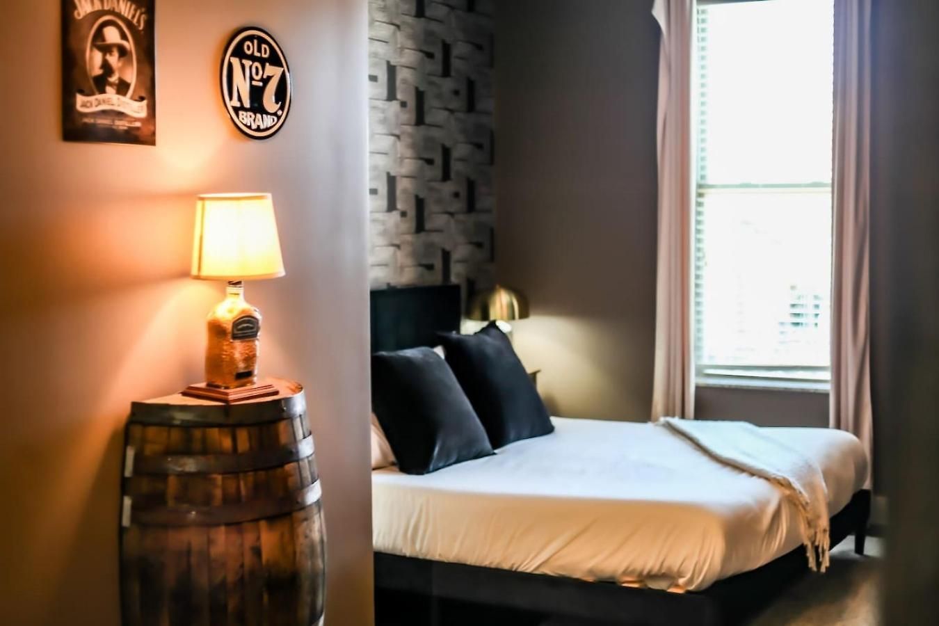 Holiday home The Tennessee Whiskey In West End-vandy- Uber To Broadway