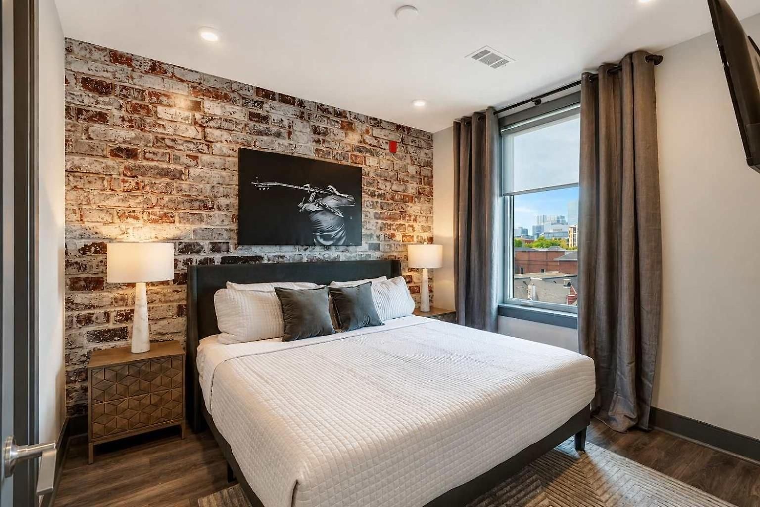 6 Min To Broadway - Gym Rooftop Sleeps 8 * Nashville