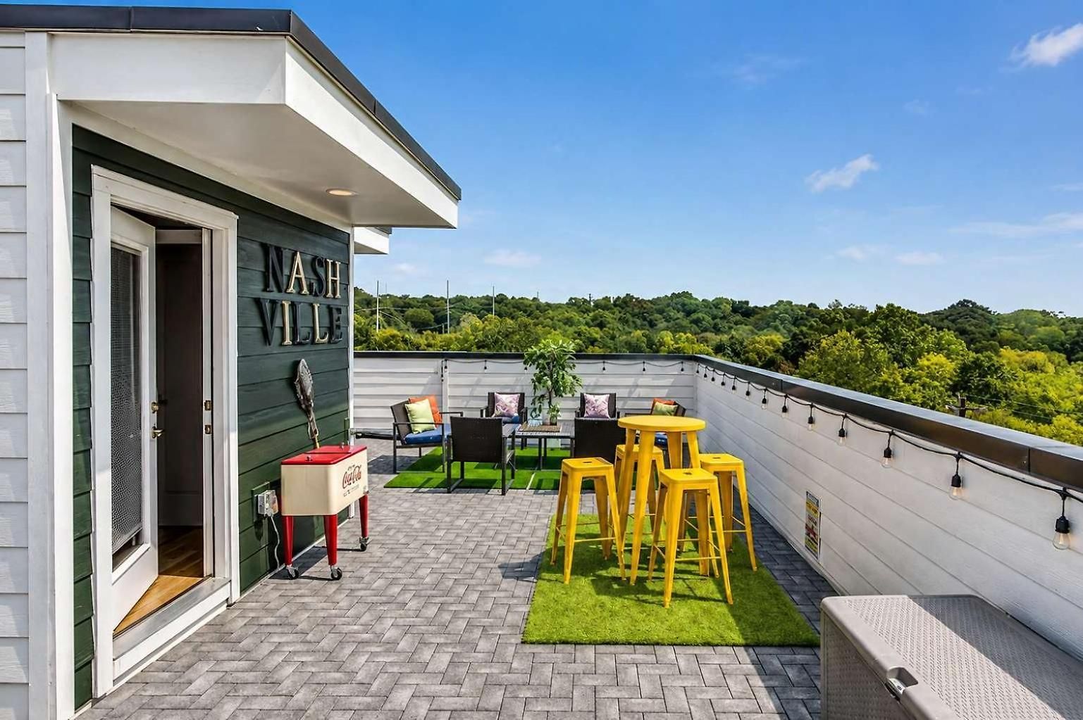 Luxury Rooftop Retreat Sleeps 12 * Nashville