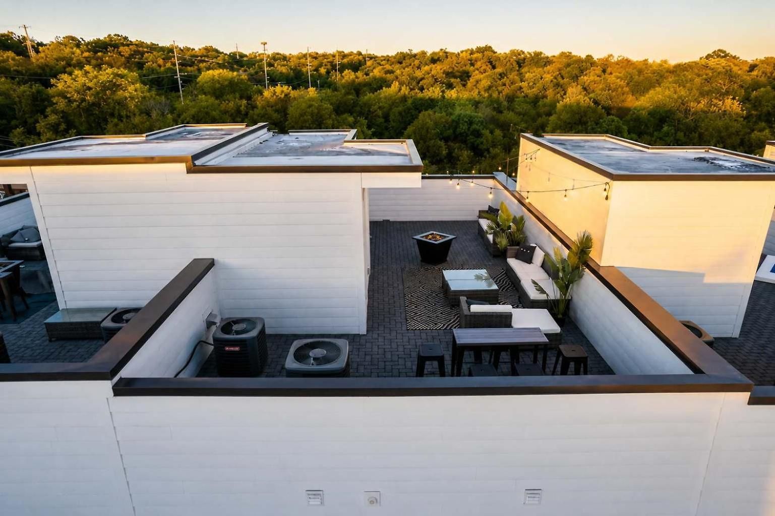 Gorgeous Retreat Skyline Rooftop Holiday home *