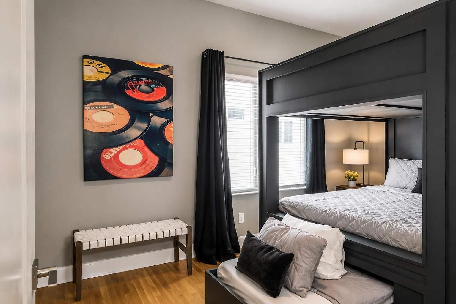 Skyline Serenity Spacious Retreat Holiday home