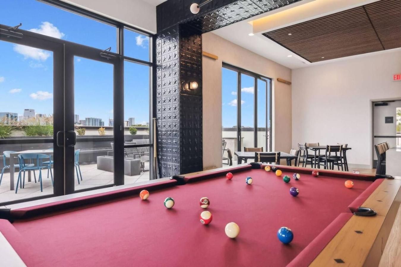 The Smokeshow On Music Row Near Broadway In Downtown Nashville- Pool, Gym, Patio Holiday home