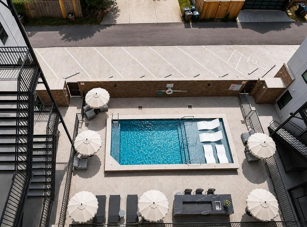 Holiday home The Smokeshow On Music Row Near Broadway In Downtown Nashville- Pool, Gym, Patio Nashville
