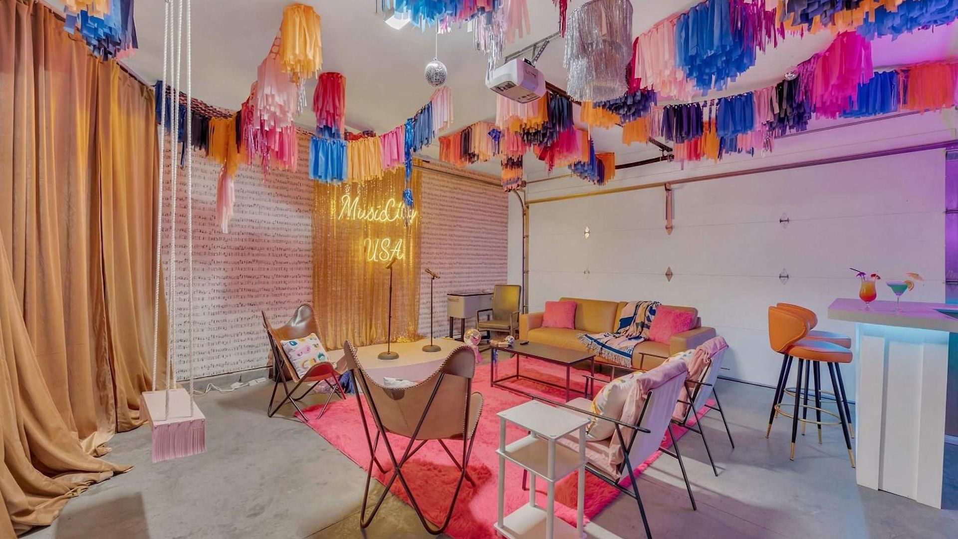 Brand New Views Karaoke Near Downtown Nashville